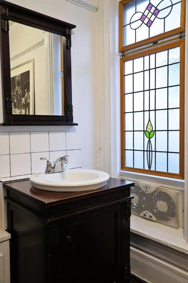 Vancouver Hideaway Guesthouse Екстер'єр фото