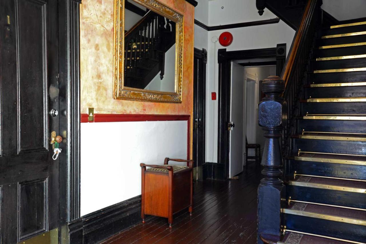 Vancouver Hideaway Guesthouse Екстер'єр фото